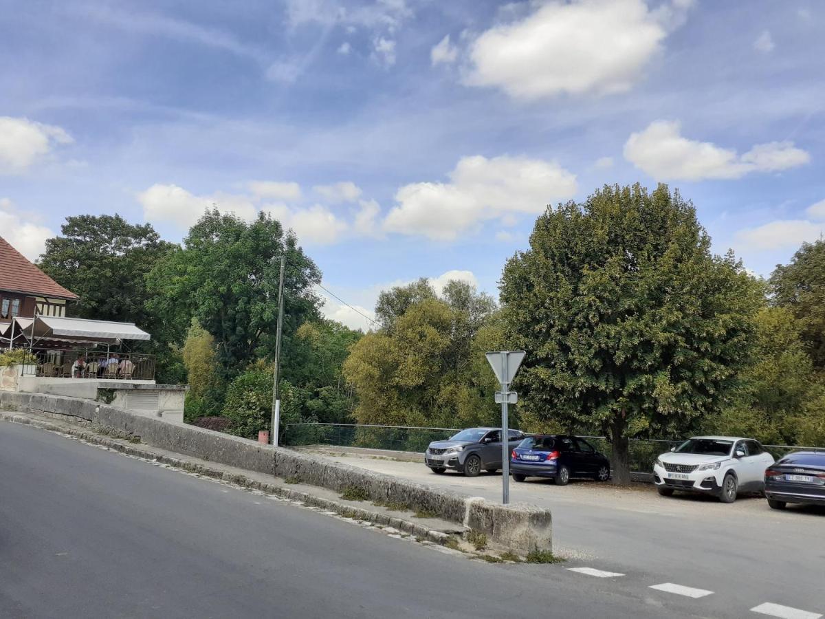 Hotel Le Saint Hubert Arcis-sur-Aube Exterior foto